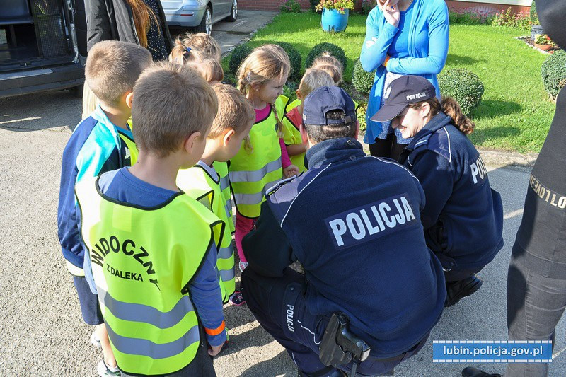 Dzielnicowi odwiedzili przedszkolaków