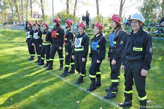 Druhny i druhowie z Nowogrodźca najlepsi w zawodach sportowo-pożarniczych