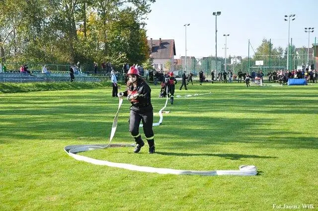Druhny i druhowie z Nowogrodźca najlepsi w zawodach sportowo-pożarniczych