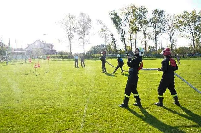 Druhny i druhowie z Nowogrodźca najlepsi w zawodach sportowo-pożarniczych