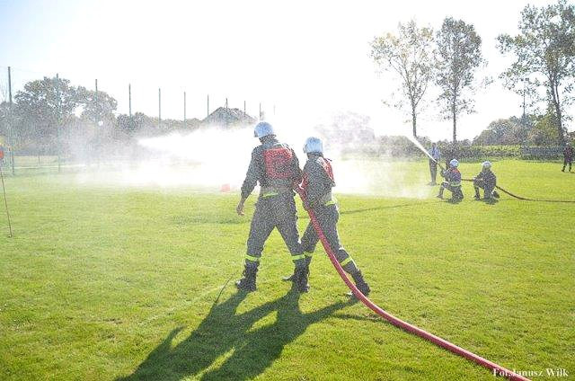 Druhny i druhowie z Nowogrodźca najlepsi w zawodach sportowo-pożarniczych
