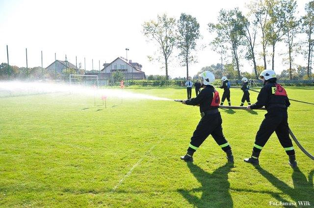 Druhny i druhowie z Nowogrodźca najlepsi w zawodach sportowo-pożarniczych