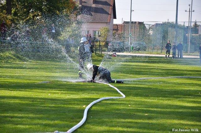 Druhny i druhowie z Nowogrodźca najlepsi w zawodach sportowo-pożarniczych