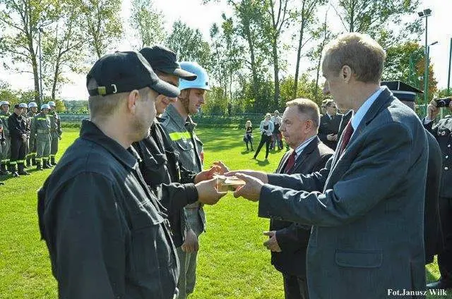 Druhny i druhowie z Nowogrodźca najlepsi w zawodach sportowo-pożarniczych