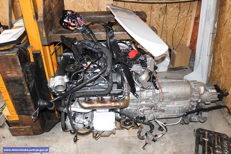 Zlikwidowali dziuplę samochodową. Trzem podejrzanym grozi do 10 lat więzienia