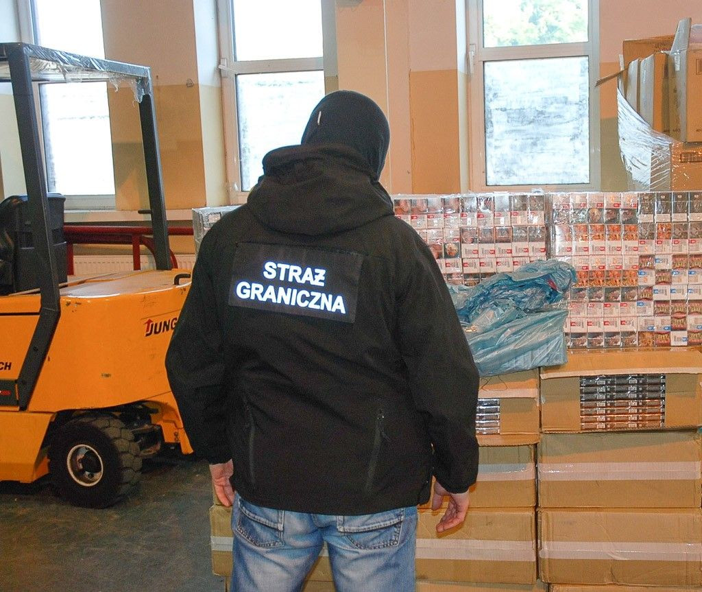 Wpadł z nielegalnymi papierosami wartymi niemal 125 tys. zł