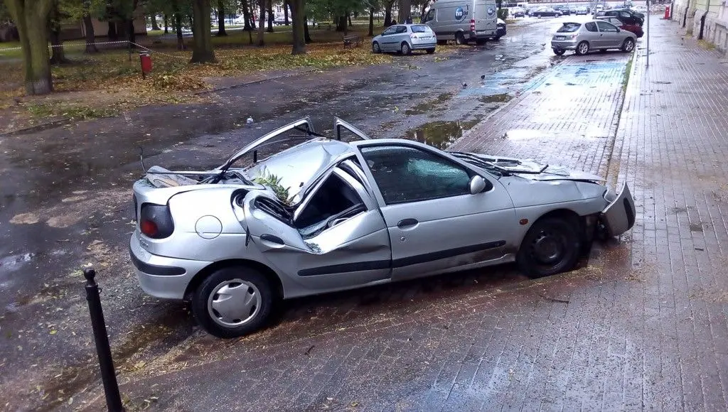 Zobacz, jakiego spustoszenia dokonała nawałnica w Bolesławcu