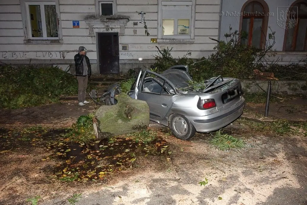 Masakryczna wichura szaleje w powiecie. Nie wychodźcie z domu