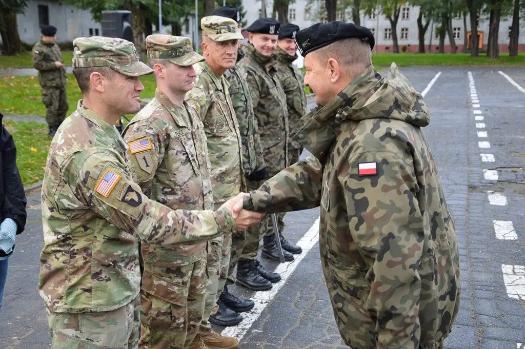 Artylerzyści powitali żołnierzy US Army i pożegnali ppłk. Radzimierskiego