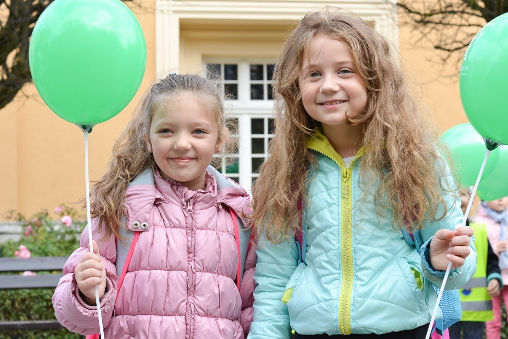 Przedszkolaki zachęcały do udziału w akcji „Nasze miasto oddycha”