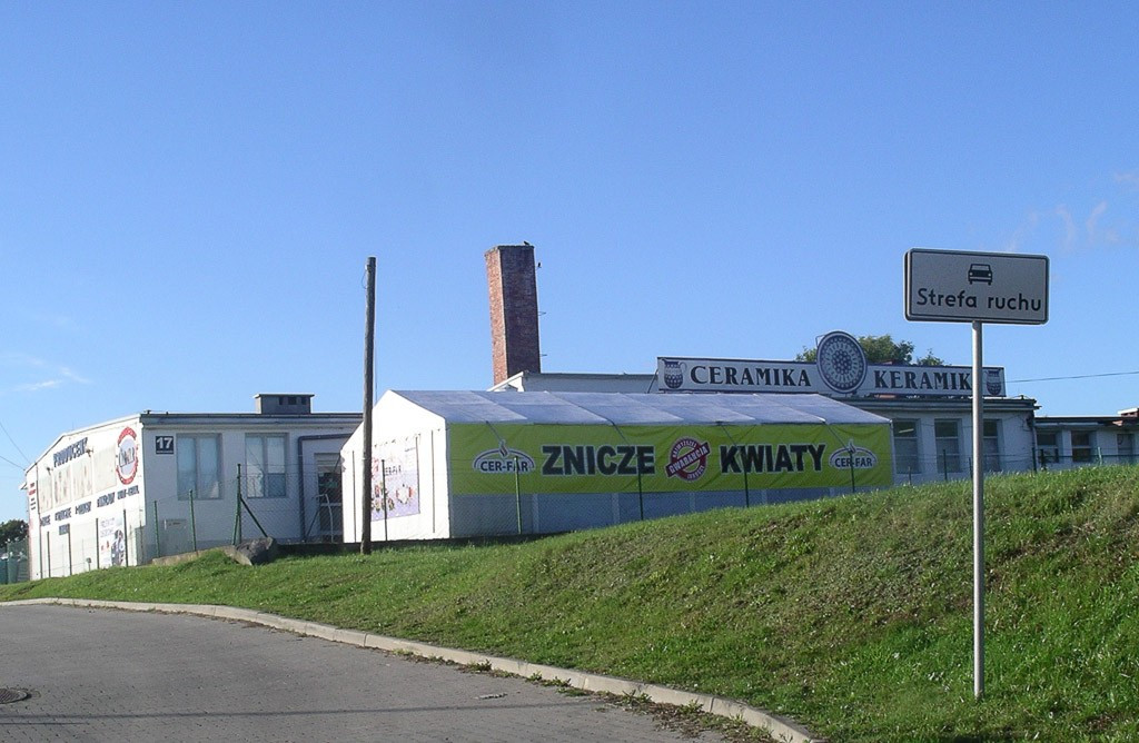 CER FAR: duży, samoobsługowy sklepu ze zniczami i kwiatami