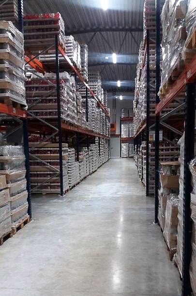 CER FAR: duży, samoobsługowy sklepu ze zniczami i kwiatami