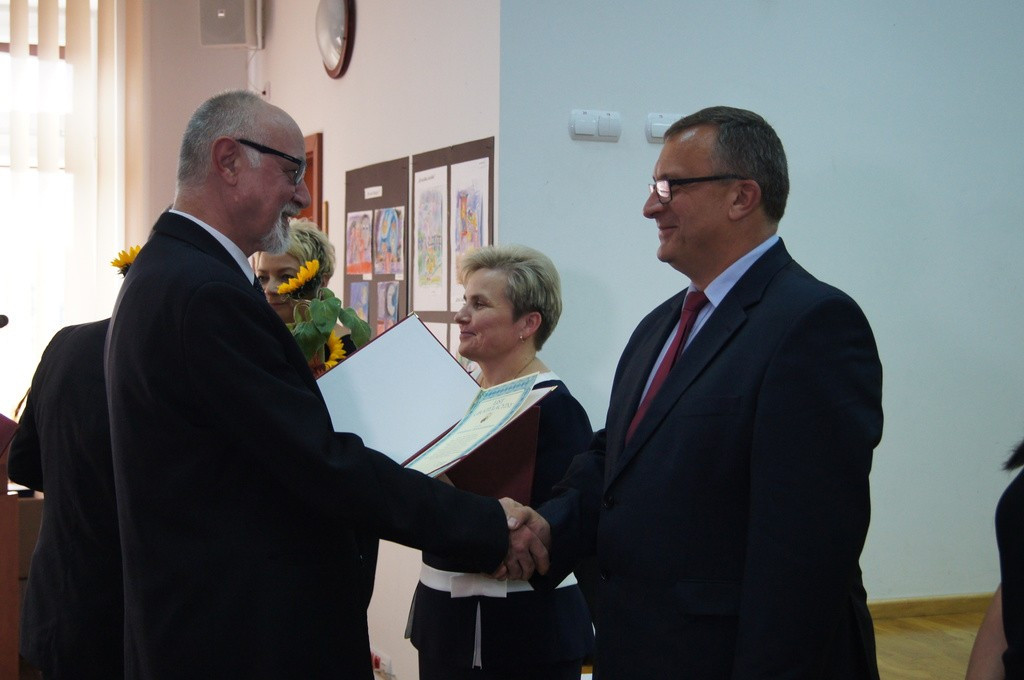 Nauczyciele i dyrektorzy szkół z Gminy Bolesławiec uhonorowani