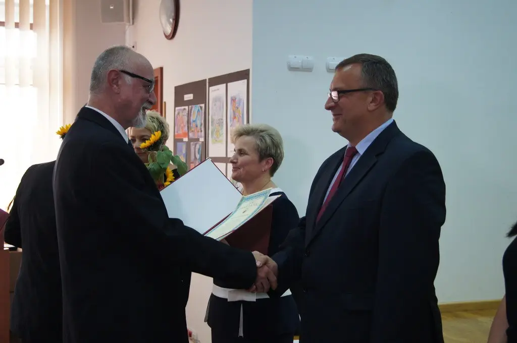 Nauczyciele i dyrektorzy szkół z Gminy Bolesławiec uhonorowani
