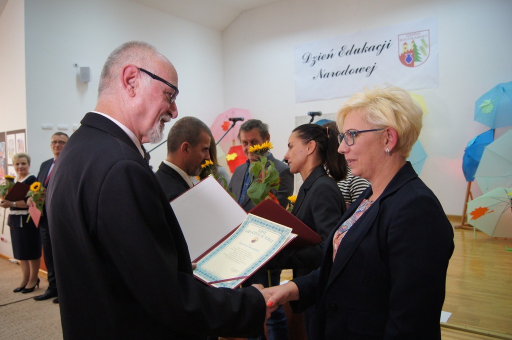 Nauczyciele i dyrektorzy szkół z Gminy Bolesławiec uhonorowani