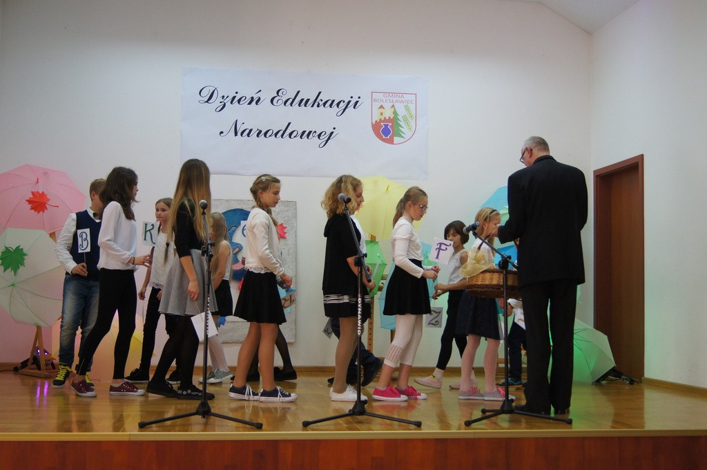 Nauczyciele i dyrektorzy szkół z Gminy Bolesławiec uhonorowani