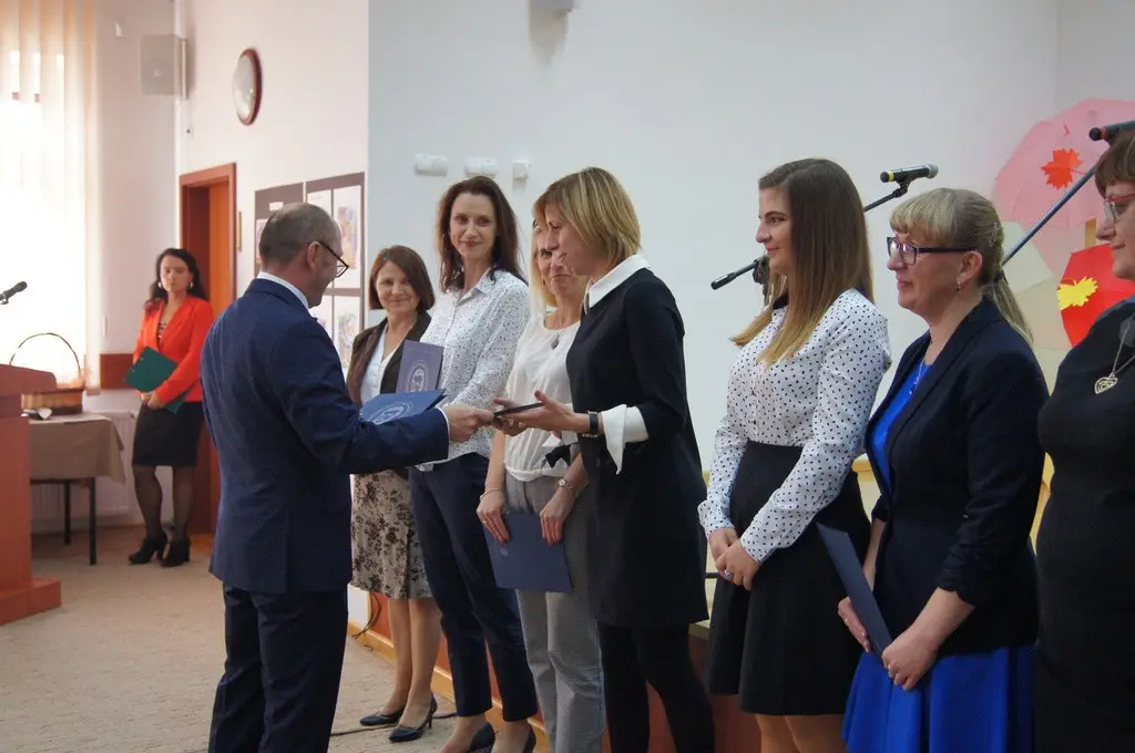 Nauczyciele i dyrektorzy szkół z Gminy Bolesławiec uhonorowani