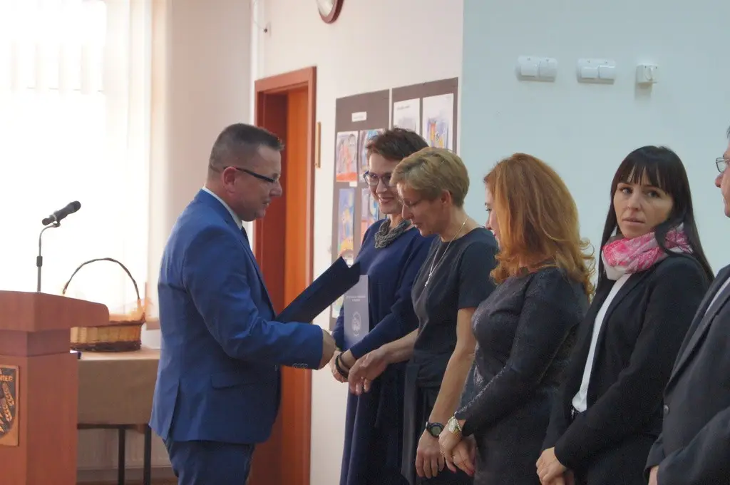 Nauczyciele i dyrektorzy szkół z Gminy Bolesławiec uhonorowani