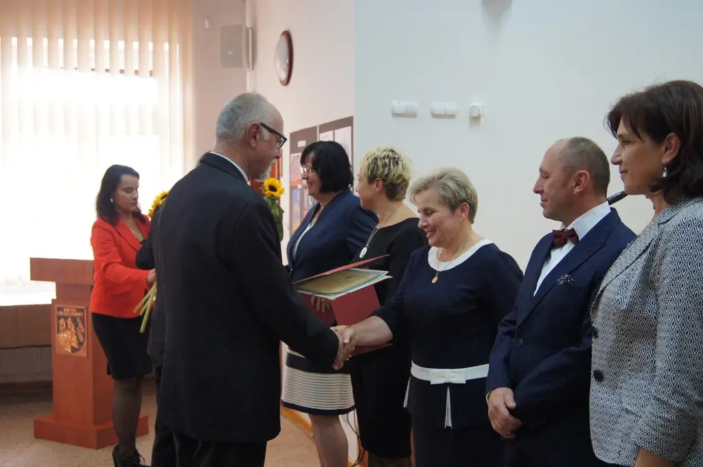 Nauczyciele i dyrektorzy szkół z Gminy Bolesławiec uhonorowani
