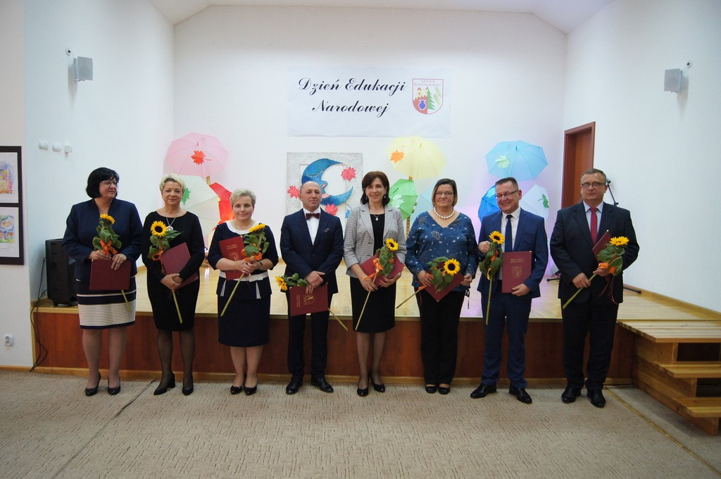 Nauczyciele i dyrektorzy szkół z Gminy Bolesławiec uhonorowani