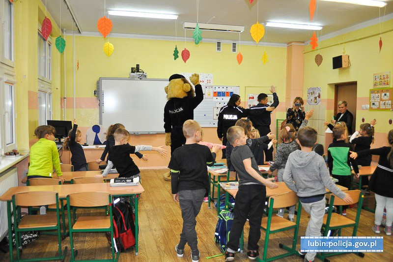 Bezpieczniej z Komisarzem Lwem