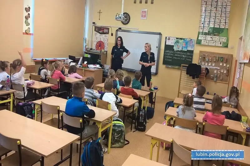 Bezpieczniej z Komisarzem Lwem