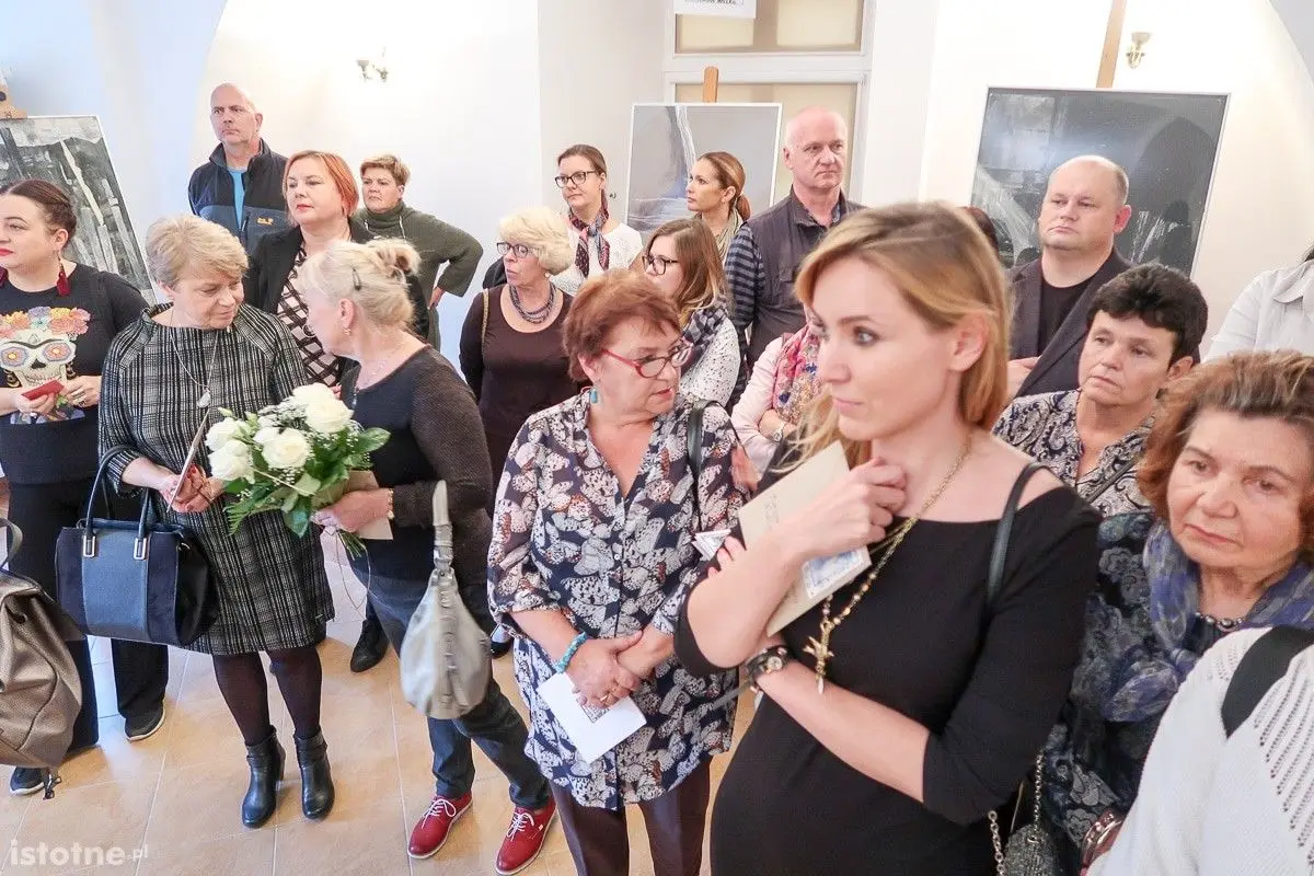 Uczestnicy wystawy prac Jolanty Ajlikow-Czarneckiej