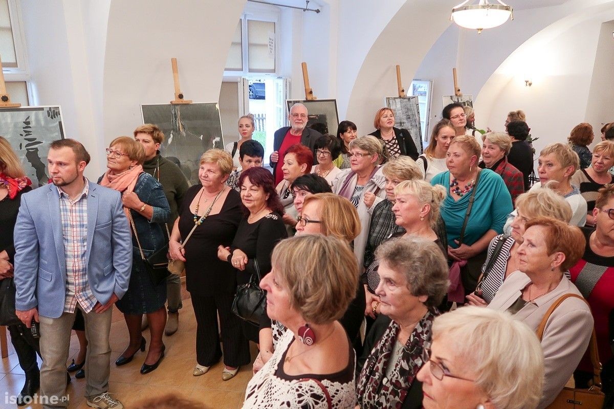 Uczestnicy wystawy prac Jolanty Ajlikow-Czarneckiej