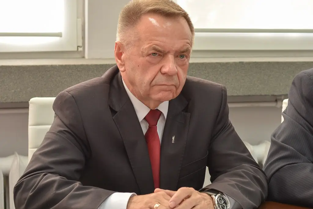 Konferencja z udziałem starosty Karola Stasika, wicestarosty Tomasza Gabrysiaka i członka Zarządu Powiatu Stanisława Chwojnickiego