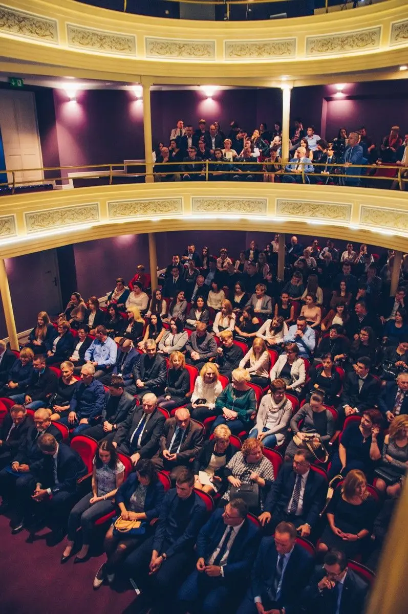 Gala wręczenia stypendiów najlepszym uczniom z powiatu bolesławieckiego