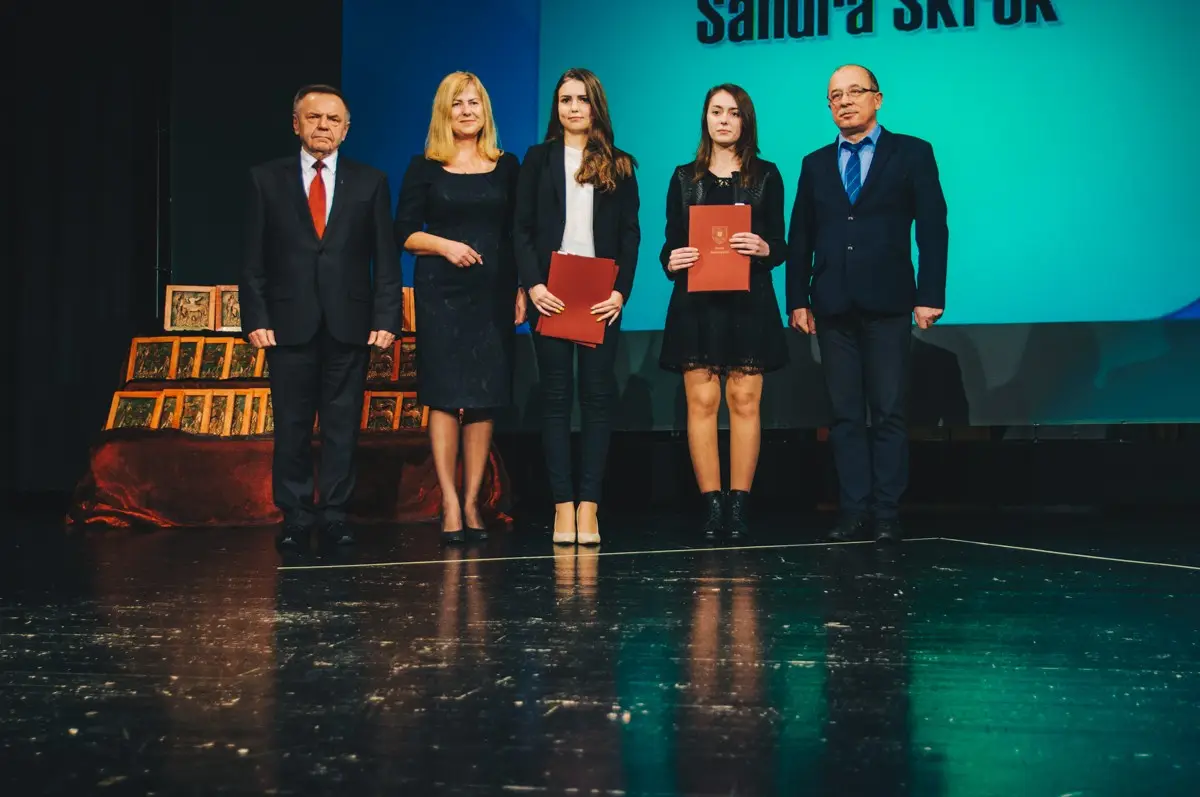 Gala wręczenia stypendiów najlepszym uczniom z powiatu bolesławieckiego