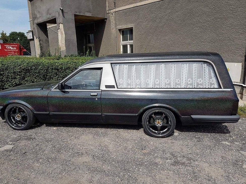 Radek „Sołtys” i jego karawan podbili Wrocław na Halloween