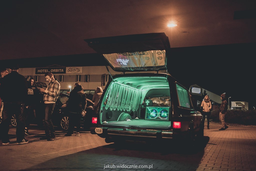 Radek „Sołtys” i jego karawan podbili Wrocław na Halloween