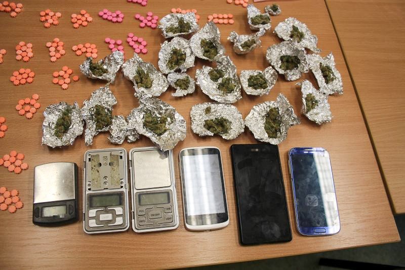 20-letni diler wpadł z dużą ilością ecstasy i marihuany