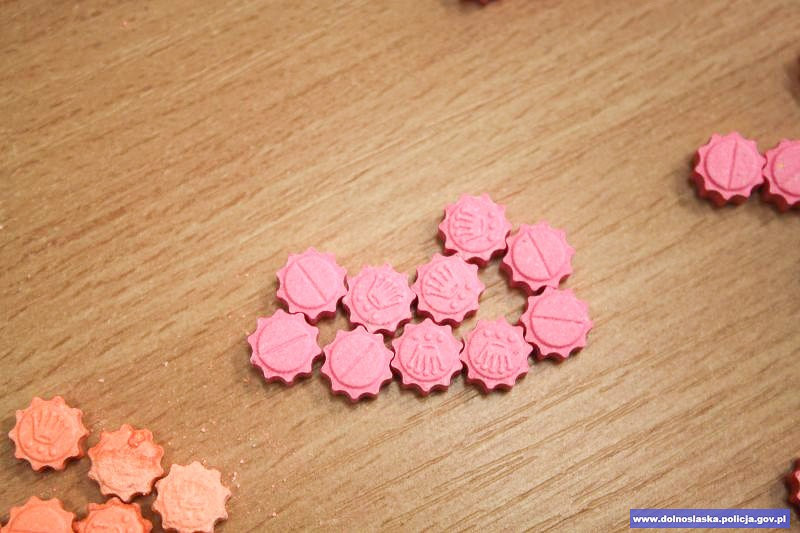 20-letni diler wpadł z dużą ilością ecstasy i marihuany