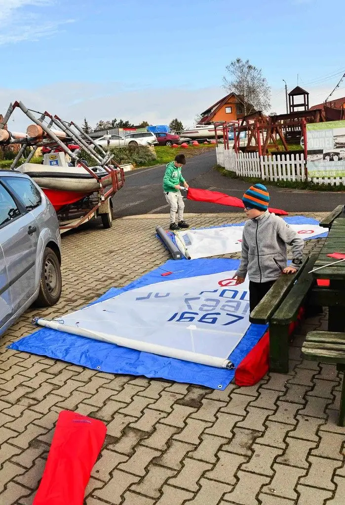 Regaty Błękitna Wstęga Odry z udziałem żeglarzy ze szkółki Sail Swim