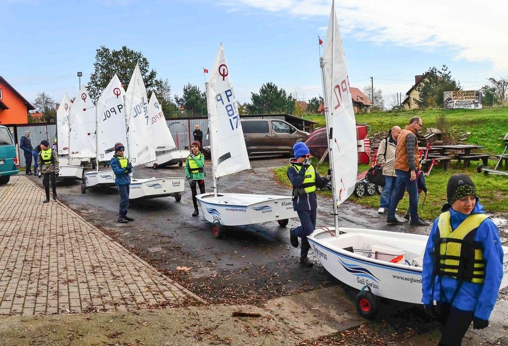 Regaty Błękitna Wstęga Odry z udziałem żeglarzy ze szkółki Sail Swim