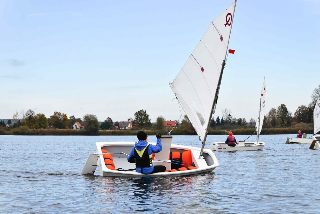 Regaty Błękitna Wstęga Odry z udziałem żeglarzy ze szkółki Sail Swim