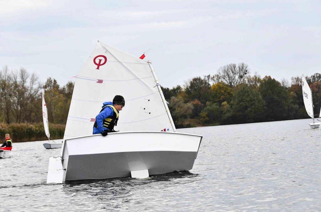 Regaty Błękitna Wstęga Odry z udziałem żeglarzy ze szkółki Sail Swim