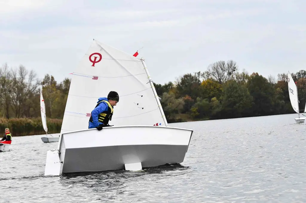 Regaty Błękitna Wstęga Odry z udziałem żeglarzy ze szkółki Sail Swim