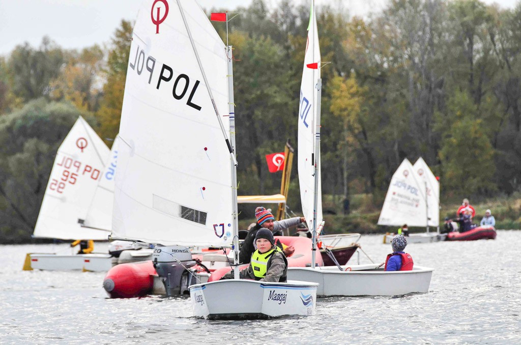 Regaty Błękitna Wstęga Odry z udziałem żeglarzy ze szkółki Sail Swim