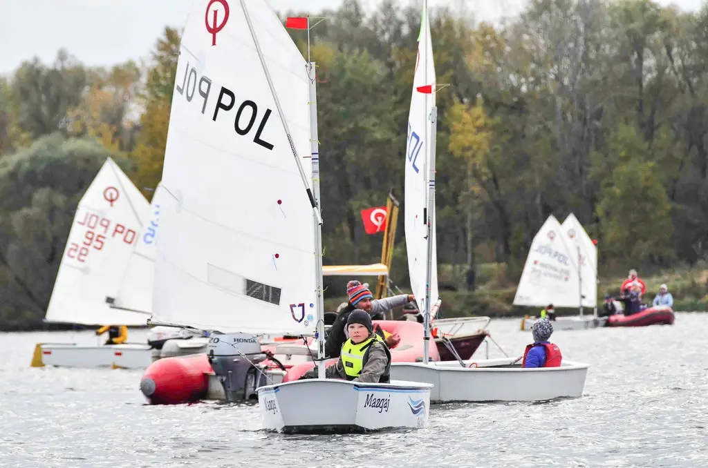 Regaty Błękitna Wstęga Odry z udziałem żeglarzy ze szkółki Sail Swim