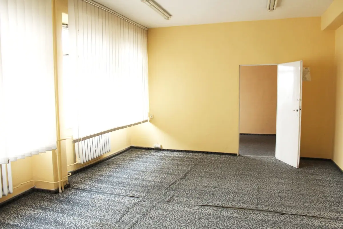 PKS Bolesławiec wynajmie: halę, plac i pomieszczenia biurowe