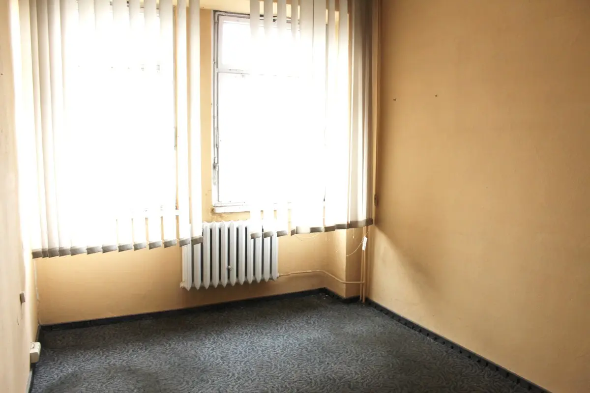 PKS Bolesławiec wynajmie: halę, plac i pomieszczenia biurowe