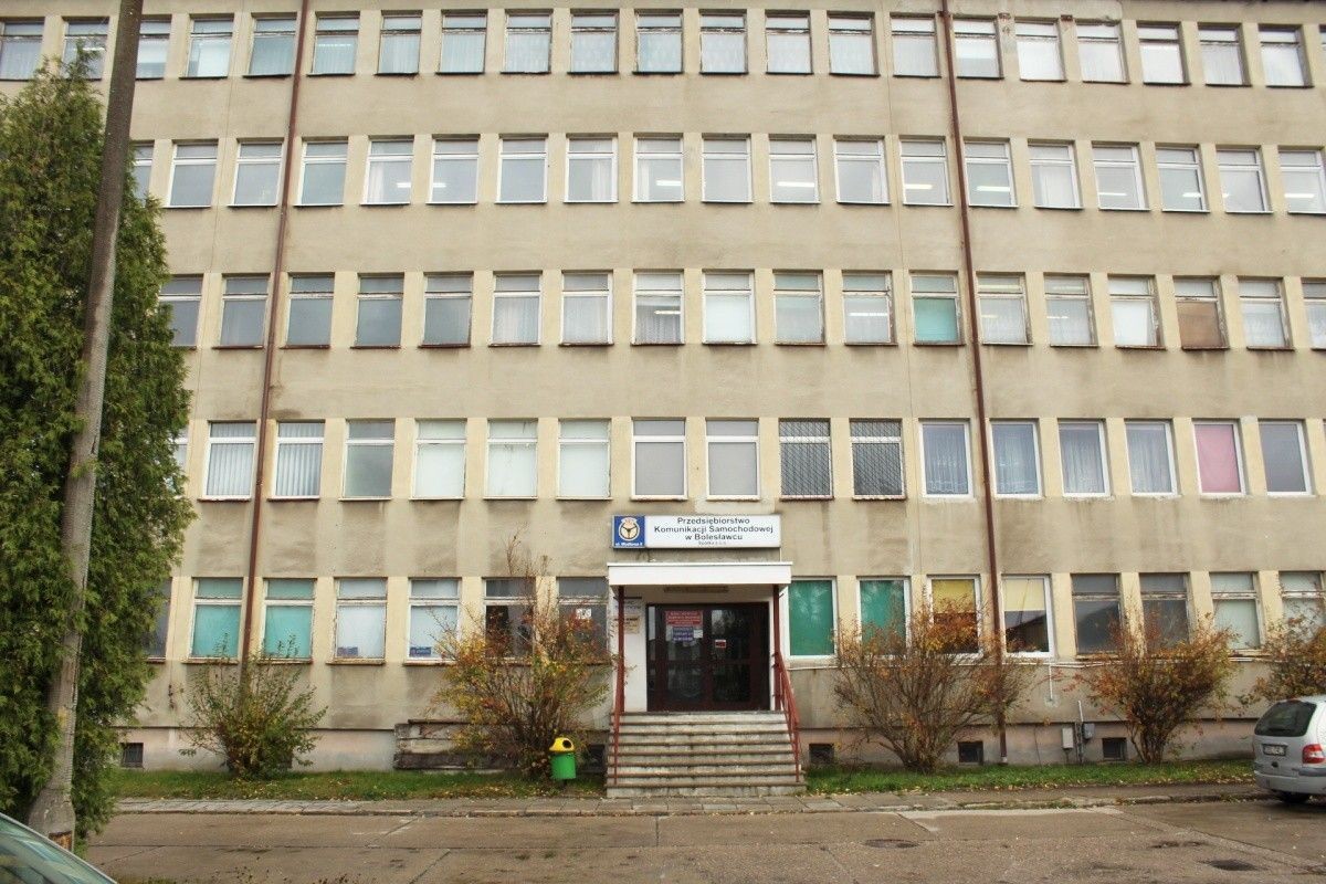 PKS Bolesławiec wynajmie: halę, plac i pomieszczenia biurowe