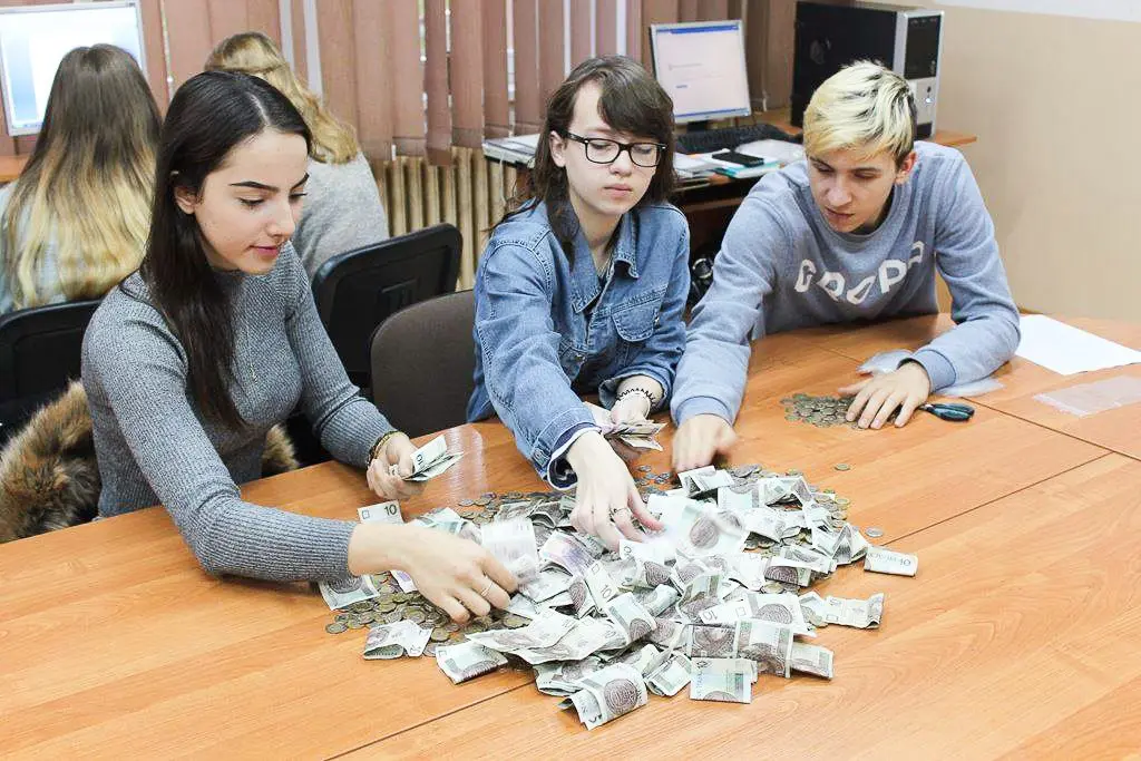 Zebrali ponad 3,7 tys. zł na akcję ratowania polskich cmentarzy na Kresach