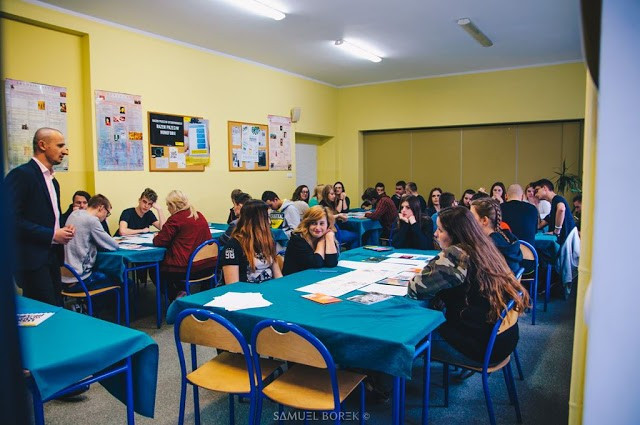 Warsztaty  Amnesty International w Bibliotece Szkolnj Zespołu Szkół Ogólnokształcących i Zawodowych