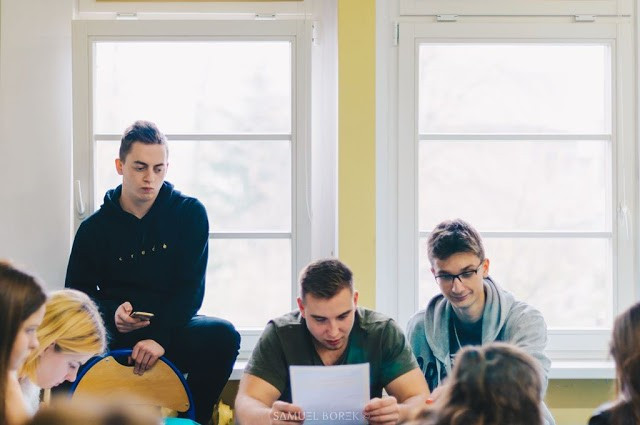 Warsztaty  Amnesty International w Bibliotece Szkolnj Zespołu Szkół Ogólnokształcących i Zawodowych