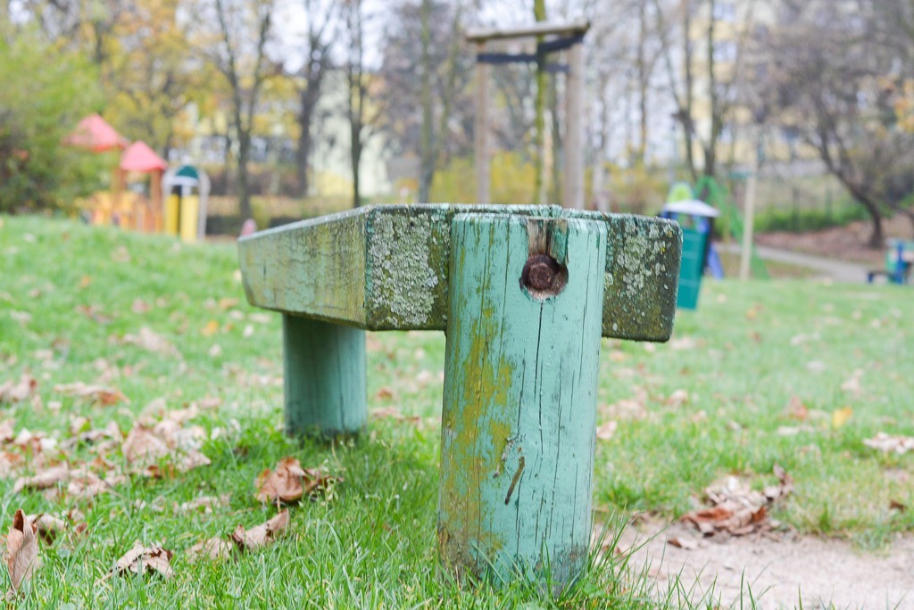 Za mało ławek i niewygodnie na placu zabaw przy Łukasiewicza?
