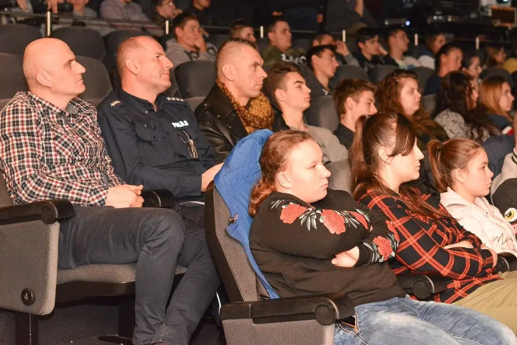 Debata o bezpieczeństwie w kinie Forum BOK – MCC i pokaz działania straży pożarnej na pl. Piłsudskiego w Bolesławcu